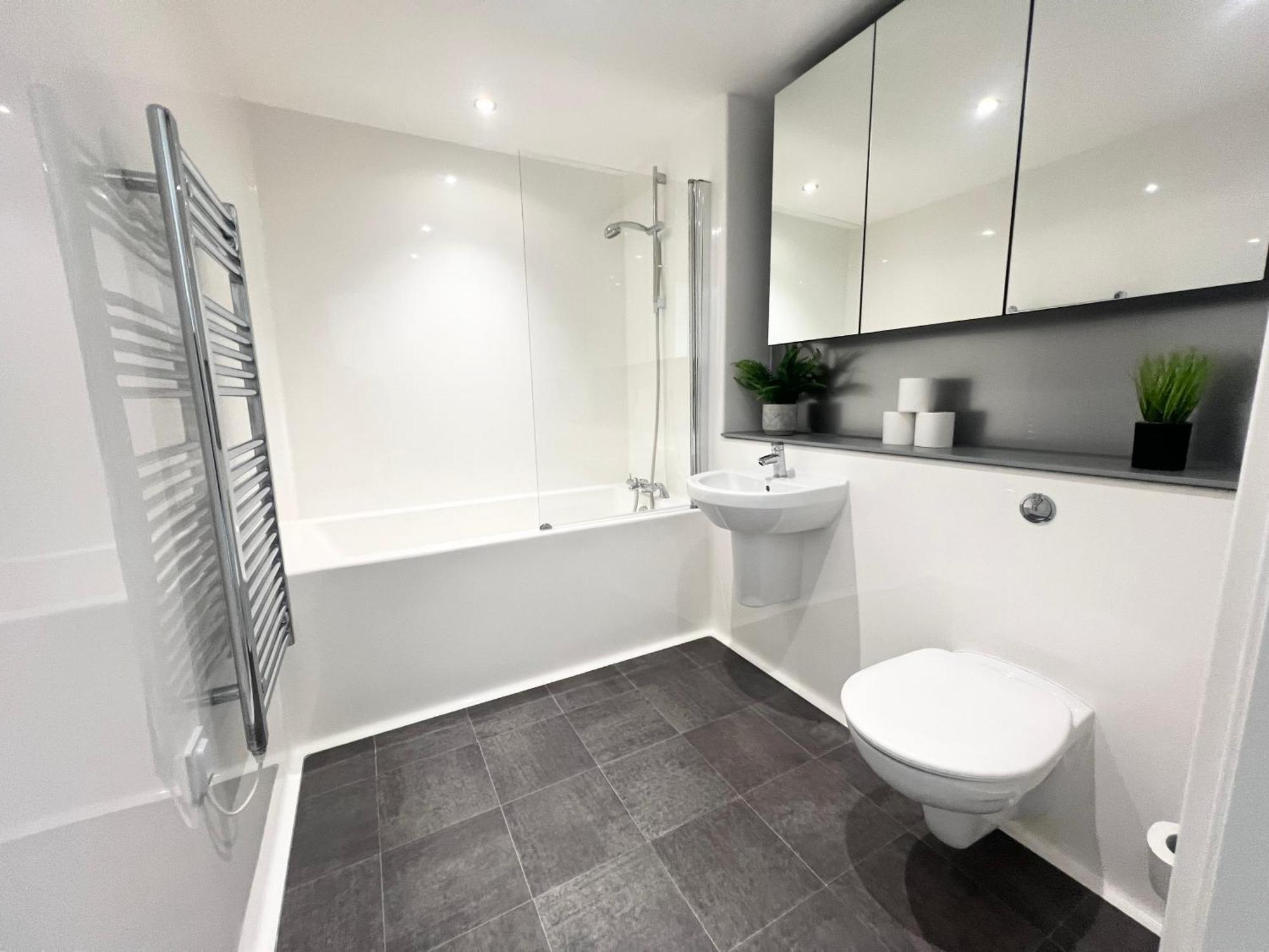 Lovely 2 Bedroom Apartment Manchester Exterior photo